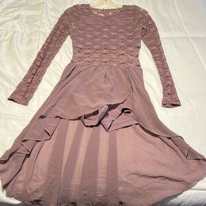 Small adult 
Dance outfit
Lilac in color
Stretch lace top with crystal jewels